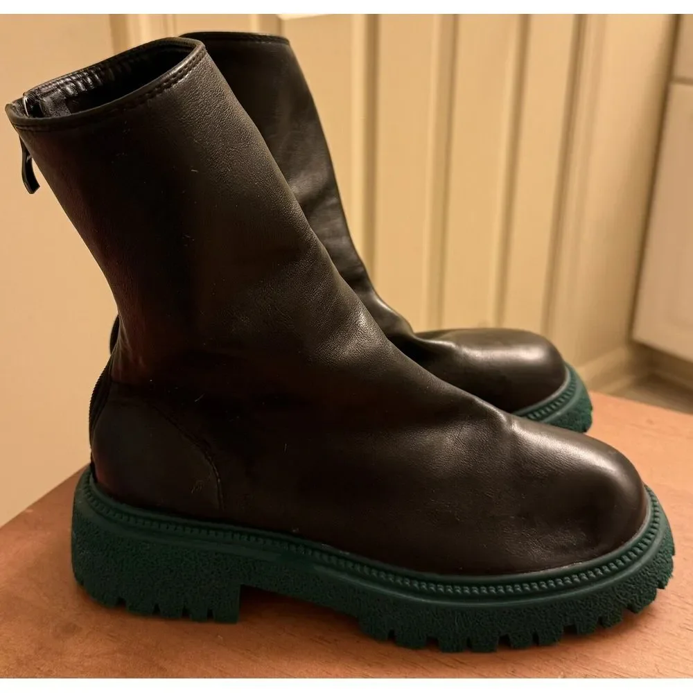 SHEIN 2 Tone Zipper Black Boots With Green Bottoms Woman's‎ Size 7